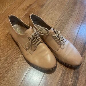Vionic Women’s Light Brown Leather Oxfords